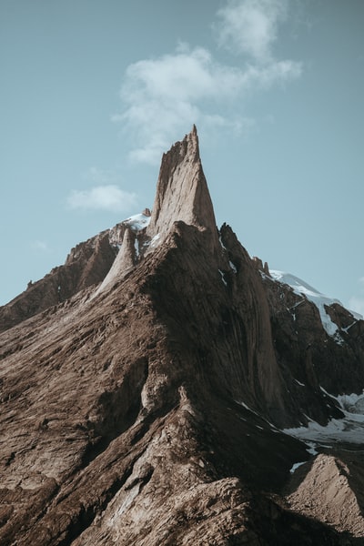 棕色的岩层
